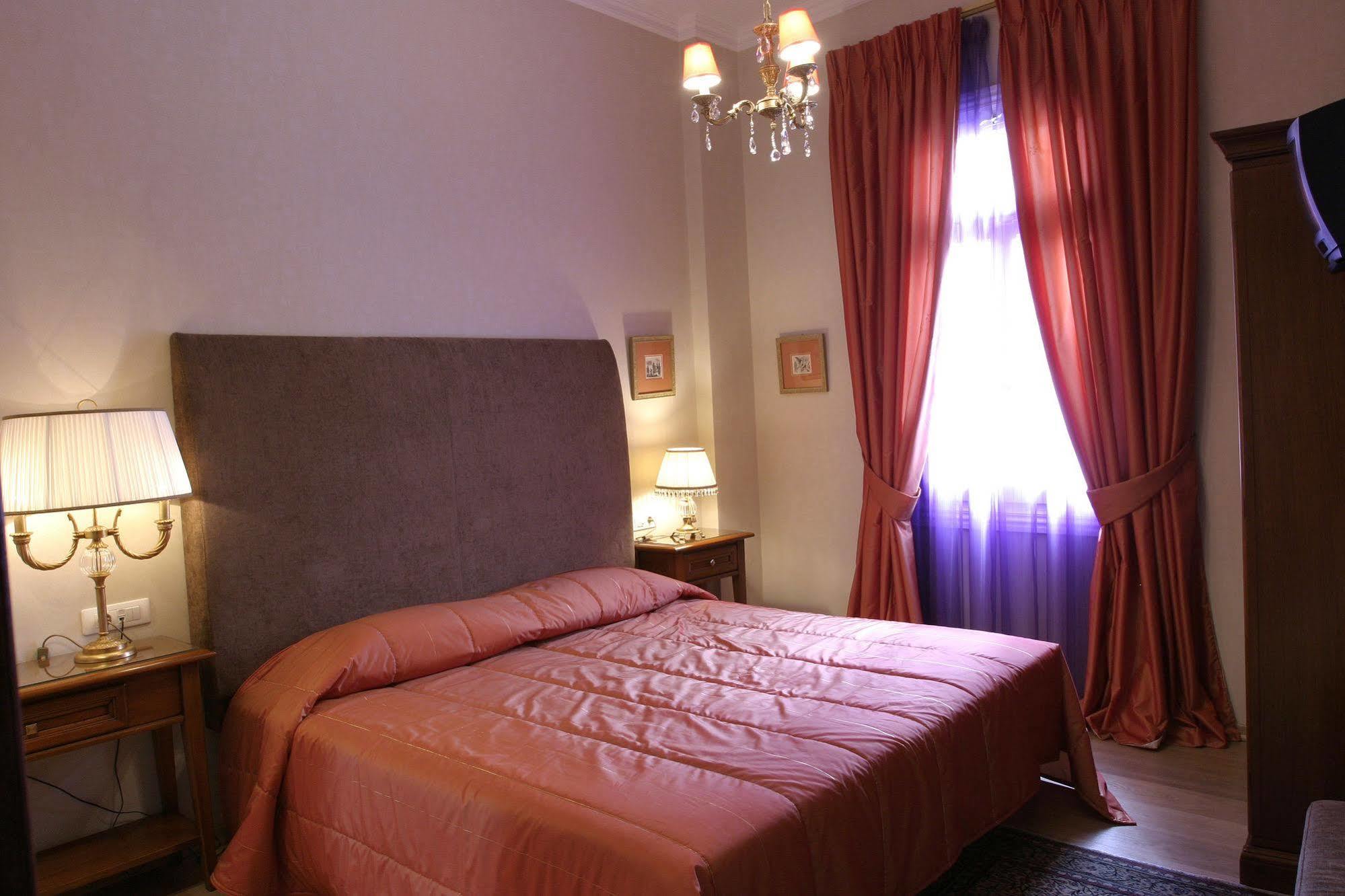 Hotel Grande Bretagne - Nafplio Pokoj fotografie